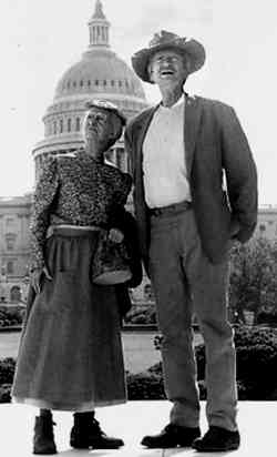 Buddy Ebsen and Irene Ryan in the beverly hillbillies